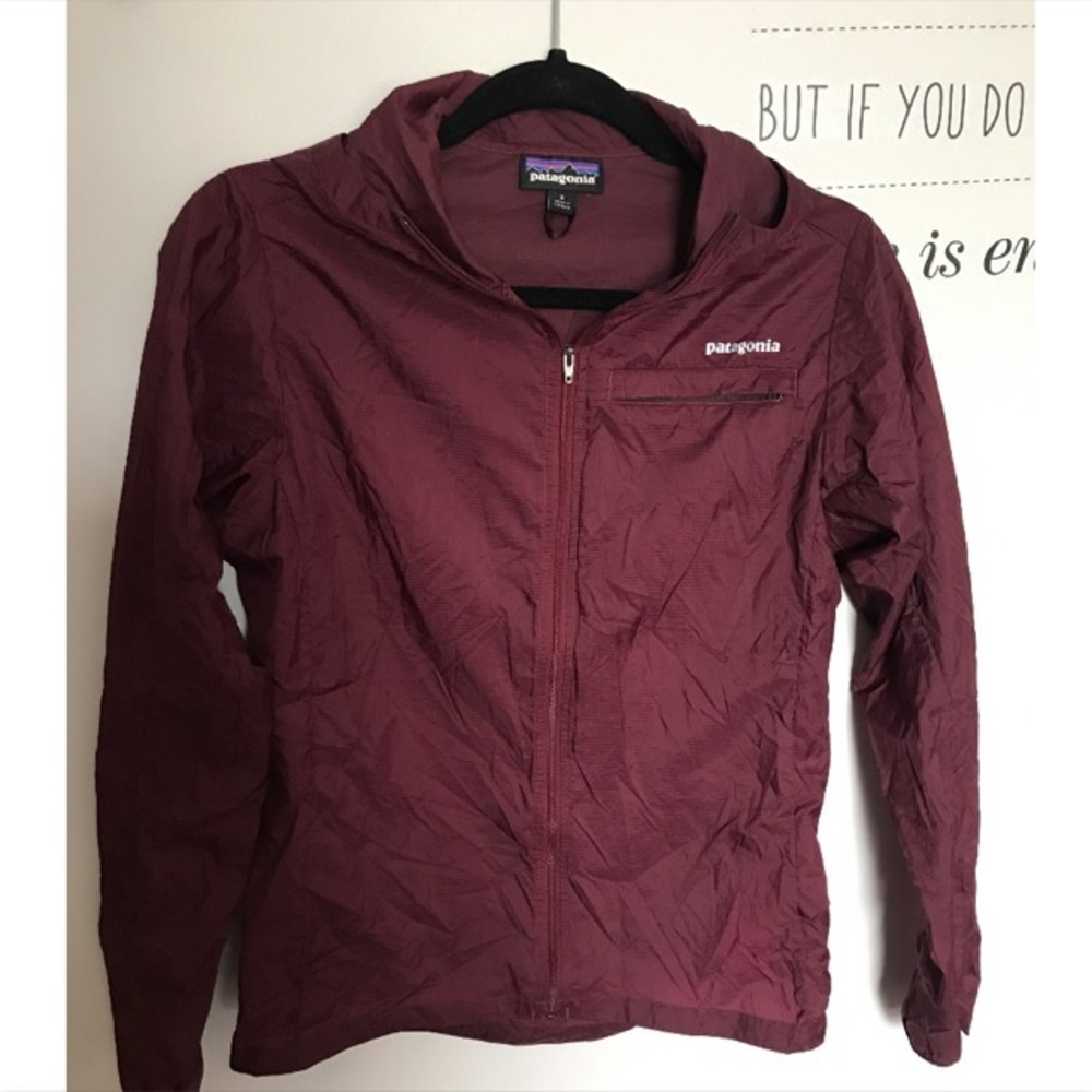 Ladies Patagonia Windbreaker jacket w/hood